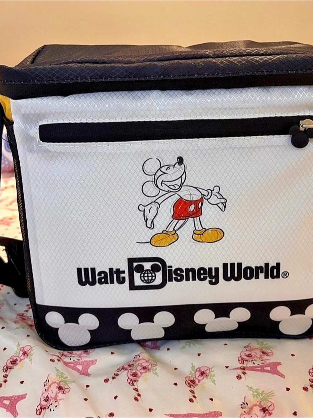 Disney Walt Disney World Mickey Mouse crossbody bag White & Black